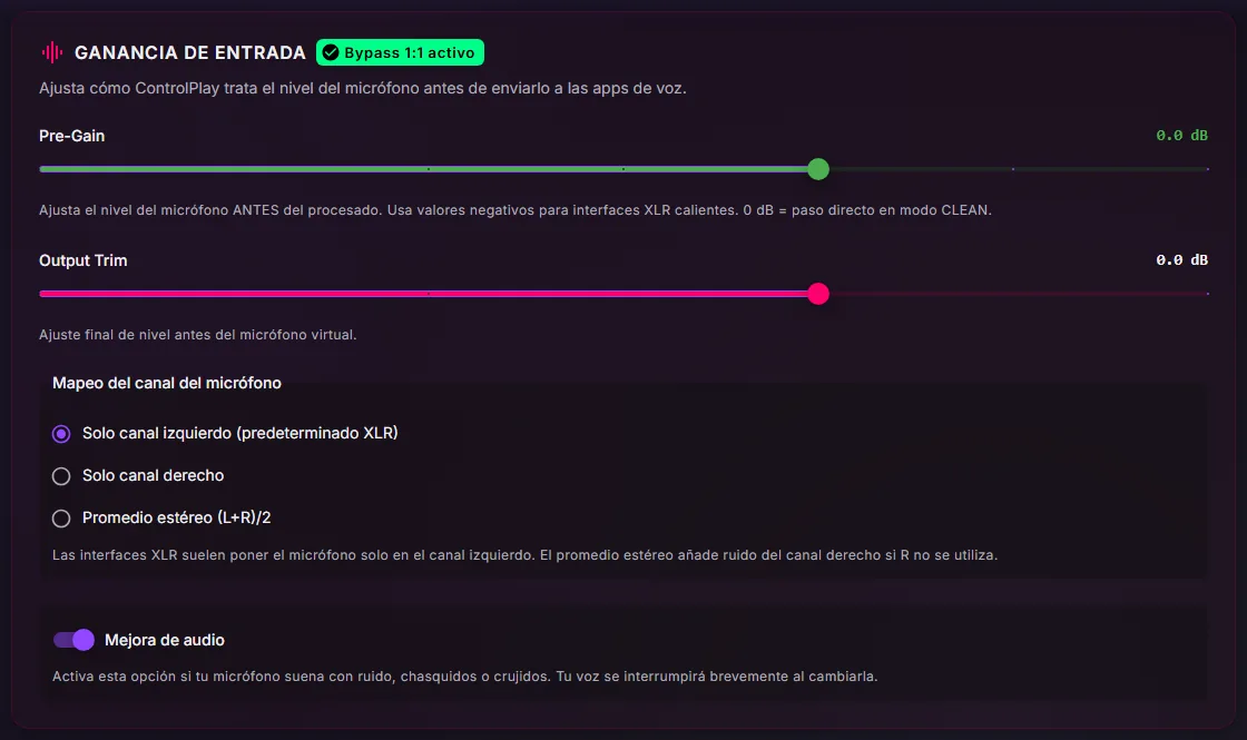 Tarjeta Ganancia de entrada en los ajustes de Audio con Pre-Gain y Output Trim en 0 dB, Mapeo del canal del micrófono en Solo canal izquierdo (predeterminado XLR) y Mejora de audio activada